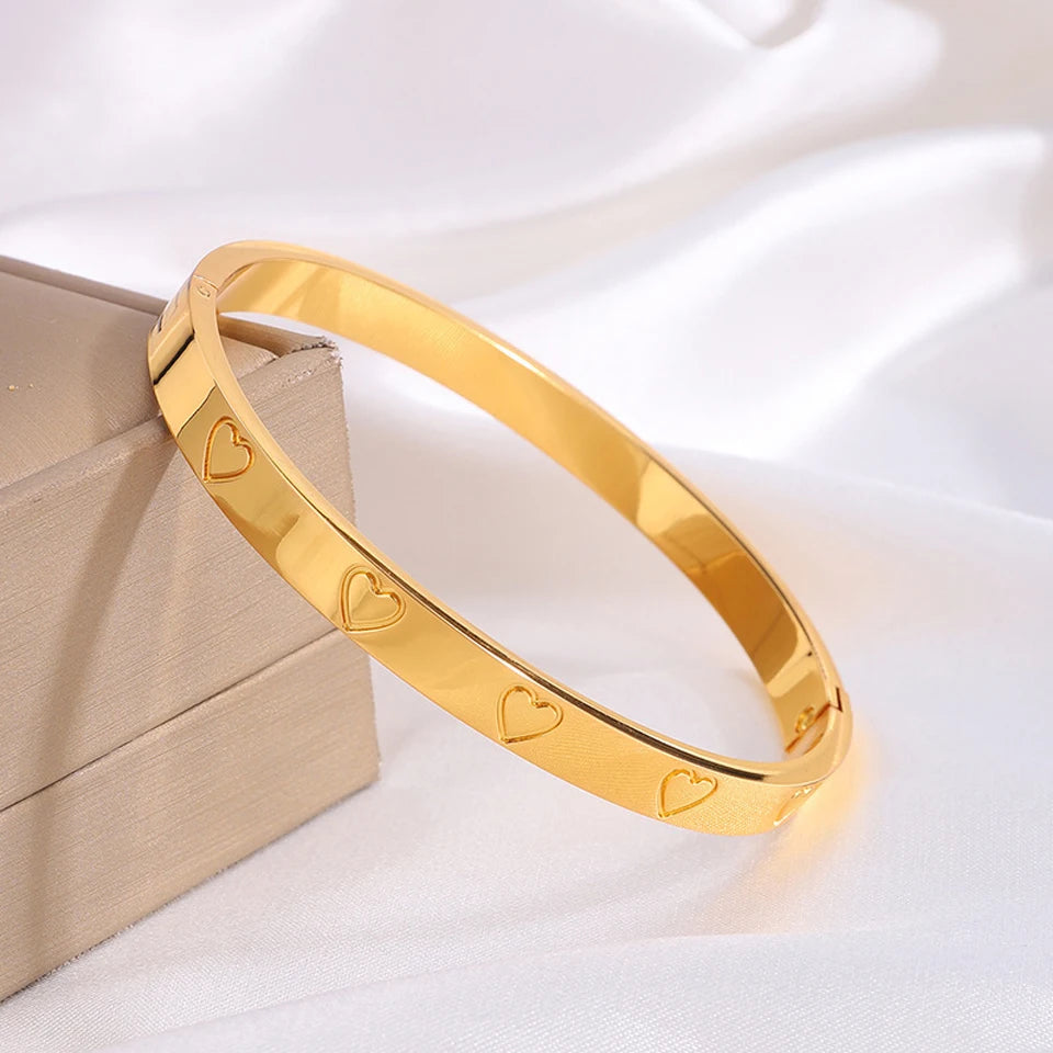Heart Design Bracelet Bangle Set