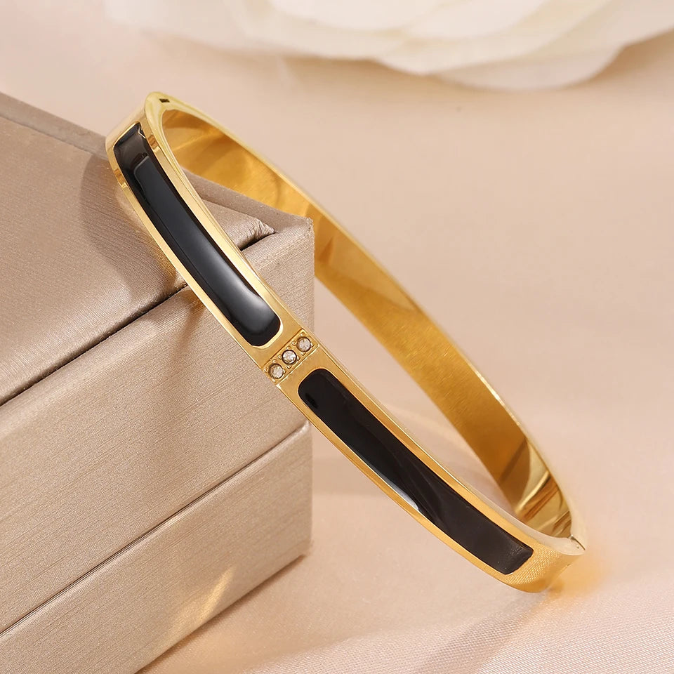 Heart Design Bracelet Bangle Set