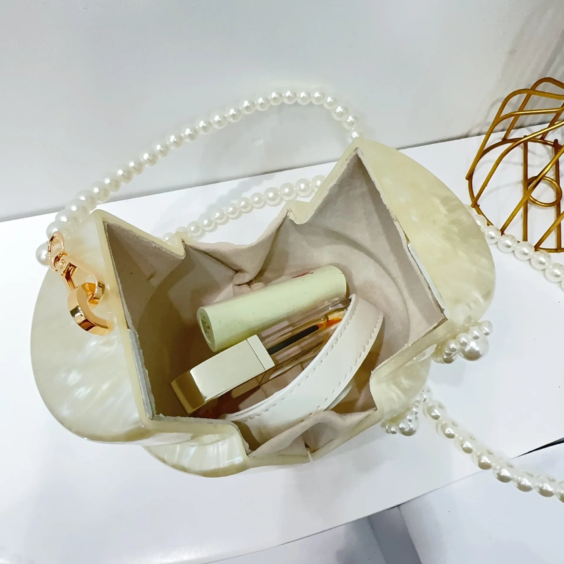Wedding Cake Pearl Purse